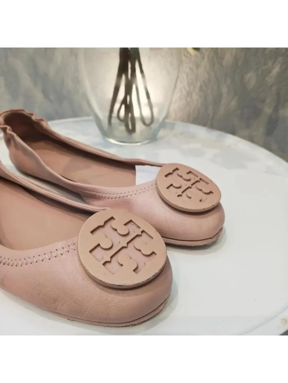 Tory Burch Minnie Travel Ballet Flat Peach Light Beige Metal Logo 8.5 Excellent